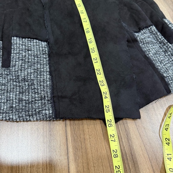 Mystree Stitch Fix Black Gray Open Front Draped Soft Suede Vest Size S - Picture 6 of 9